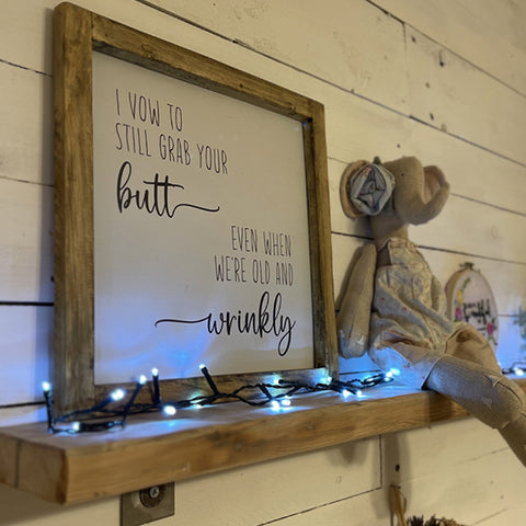 Handmade Rustic Sign Lg (30cm) - Old & Wrinkly 12420