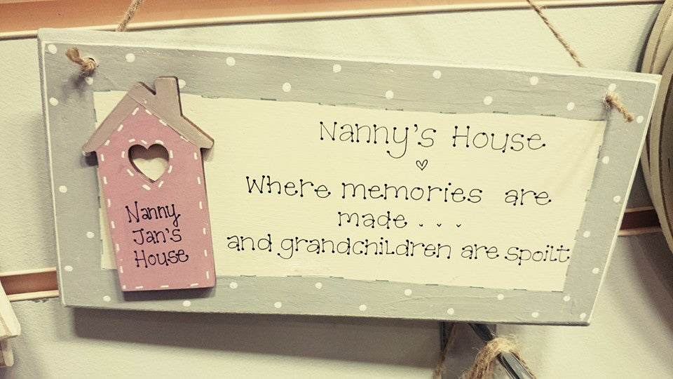 Long plq with house - Nannys House 4637