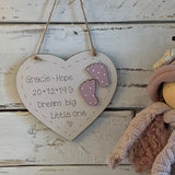 6" Heart with Dash Border & Wooden Feet 9547