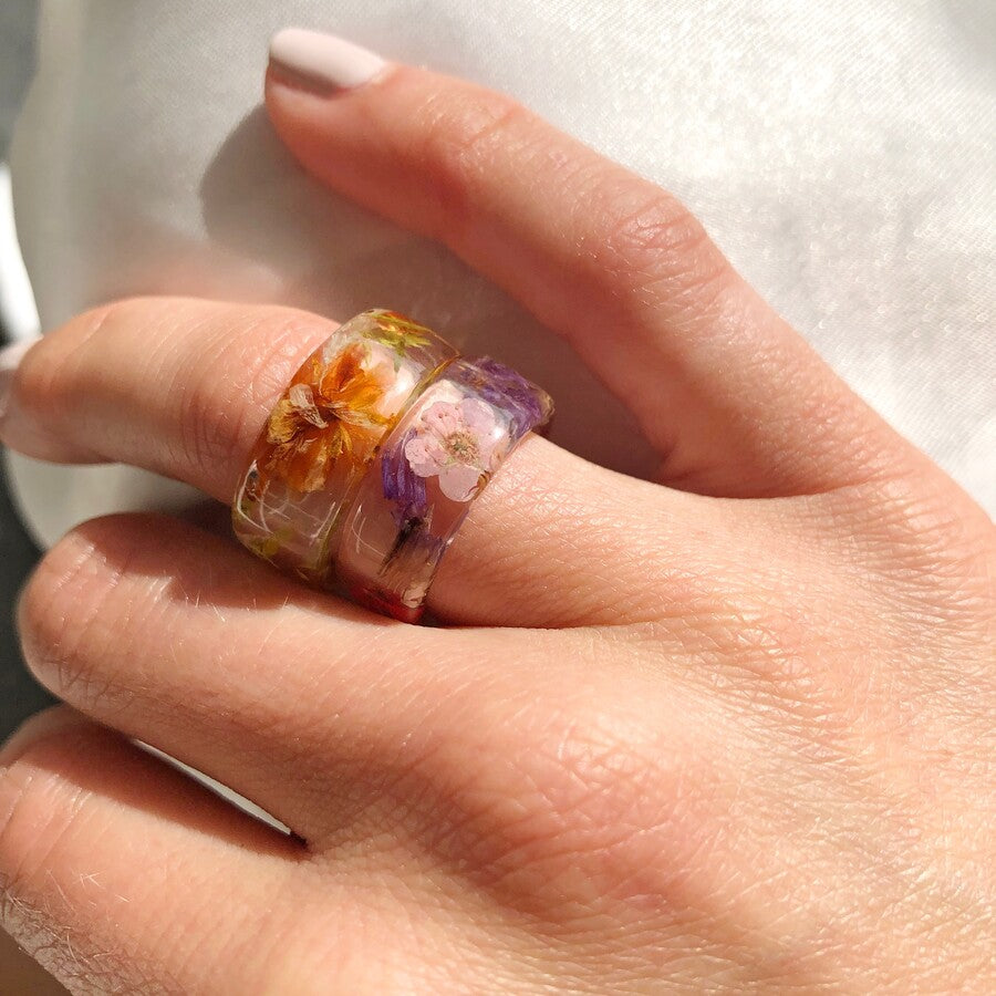 Lisa Angel Dried Flower Resin Ring Natural M L Oopsy Daisies
